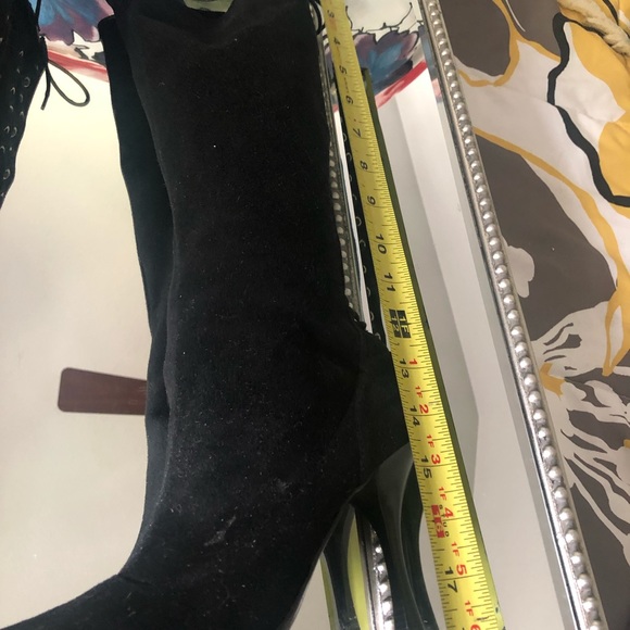 Boots - Picture 3 of 5